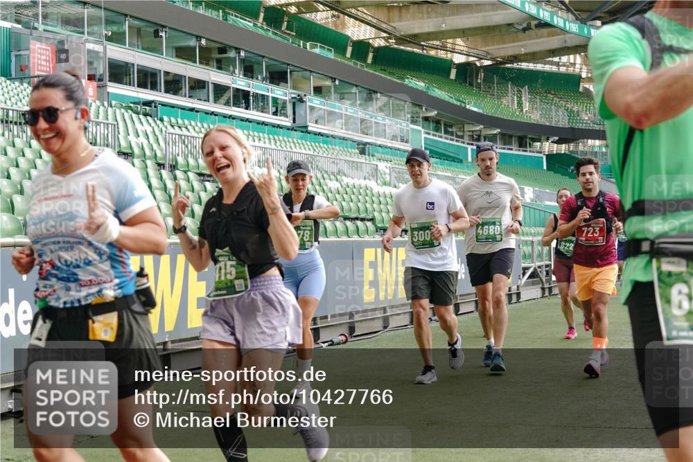 13.09.2026 - 21. swb-Marathon Bremen Michael Burmester http://msf.ph/oto/10427766 13.09.2026 13:25:57 Laufen im Stadion 202, 213, 294, 390, 505, 530, 543, 645, 723, 815, 818, 833, 966, 1077, 1283, 1410, 1443, 1459, 1473, 1487, 1491, 1504, 1515, 1530, 1561, 1618, 1744, 1828, 1830, 1953, 2058, 2059, 2211, 2267, 2271, 2273, 2298, 2308, 2354, 2382, 2384, 2428, 2497, 2506, 2508, 2554, 2558, 2576, 2591, 2592, 2644, 2656, 2675, 2752, 2762, 2817, 2833, 2878, 2896, 2965, 2970, 2981, 3005, 3047, 3062, 3084, 3097, 3142, 3172, 3211, 3259, 3306, 3329, 3359, 3390, 3433, 3629 meine-sportfotos.de