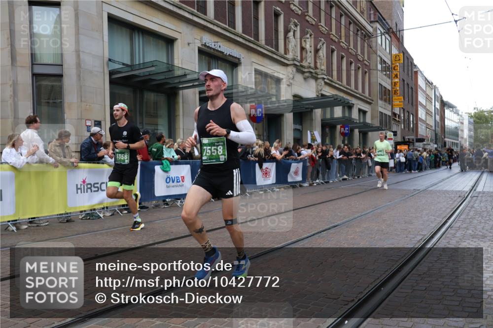 13.09.2026 - 21. swb-Marathon Bremen Strokosch-Dieckow http://msf.ph/oto/10427772 13.09.2026 13:07:32 Ziel 969, 4732, 4852, 4990, 5570, 5976, 6692, 7558, 8611, 8737, 9035, 9356, 13091, 13160, 819, 1863, 2135, 2706, 3043, 3118, 4743, 4808, 7636, 7803, 8060, 8098, 8467, 8980, 9927 meine-sportfotos.de