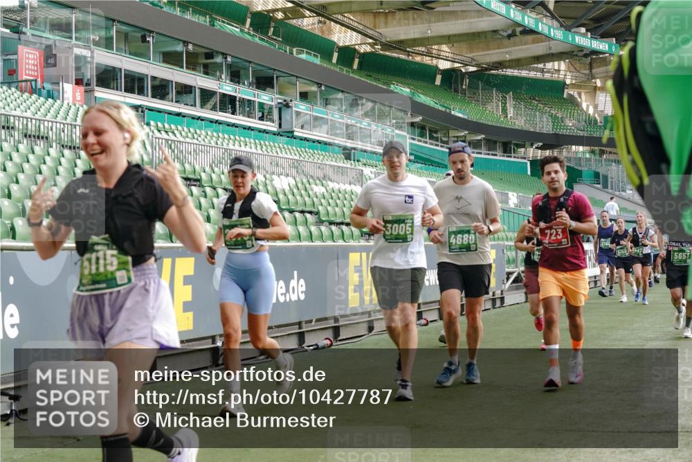13.09.2026 - 21. swb-Marathon Bremen Michael Burmester http://msf.ph/oto/10427787 13.09.2026 13:25:57 Laufen im Stadion 202, 213, 294, 390, 505, 530, 543, 645, 723, 815, 818, 833, 966, 1077, 1283, 1410, 1443, 1459, 1473, 1487, 1491, 1504, 1515, 1530, 1561, 1618, 1744, 1828, 1830, 1953, 2058, 2059, 2211, 2267, 2271, 2273, 2298, 2308, 2354, 2382, 2384, 2428, 2497, 2506, 2508, 2554, 2558, 2576, 2591, 2592, 2644, 2656, 2675, 2752, 2762, 2817, 2833, 2878, 2896, 2965, 2970, 2981, 3005, 3047, 3062, 3084, 3097, 3142, 3172, 3211, 3259, 3306, 3329, 3359, 3390, 3433, 3629 meine-sportfotos.de