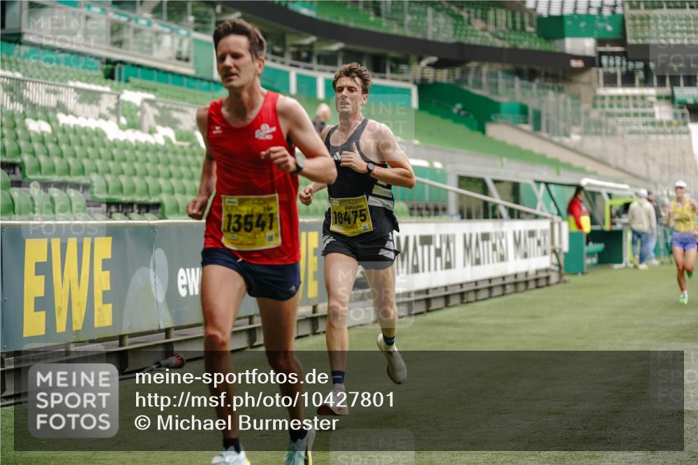 13.09.2026 - 21. swb-Marathon Bremen Michael Burmester http://msf.ph/oto/10427801 13.09.2026 10:18:45 Laufen im Stadion 10366, 10475, 11481, 11652, 12457, 12458, 13504, 13522, 13530, 13533, 13534, 13536, 13541, 13543, 13550, 13554, 13561, 13564, 13569, 13571, 13572, 13573, 13581, 13582, 13599, 13602, 13603, 13604, 13618, 13622, 13630, 13632, 13638, 13639, 13643, 13525, 13627 meine-sportfotos.de