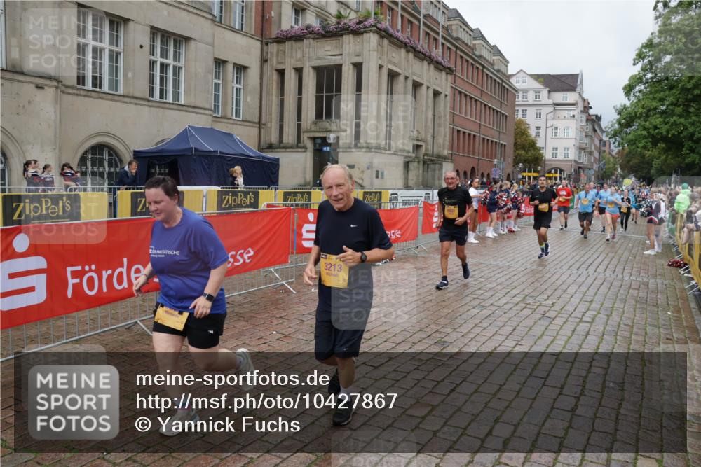 13.09.2026 - Kiel Lauf Yannick Fuchs http://msf.ph/oto/10427867 13.09.2026 11:07:23 Ziel 583, 733, 885, 1344, 1587, 2305, 4214, 5123, 5561, 5901, 6726, 9125, 10762, 10924, 11443, 12184, 12412, 102, 583, 1294, 1894, 2041, 2305, 3004, 3213, 3401, 4683, 4945, 5527, 6265, 6541, 6734, 6931, 7329, 7741, 8822, 8911, 9218, 9467, 9729, 10591, 10977, 11481, 356, 660, 1601, 1637, 2905, 2940, 4983, 5095, 5138, 5139, 5542, 5554, 5638, 6380, 6690, 6727, 7035, 7625, 9064, 9604, 10873, 11015, 12267, 12706, 3213, 6931, 7145, 8029, 8822 meine-sportfotos.de