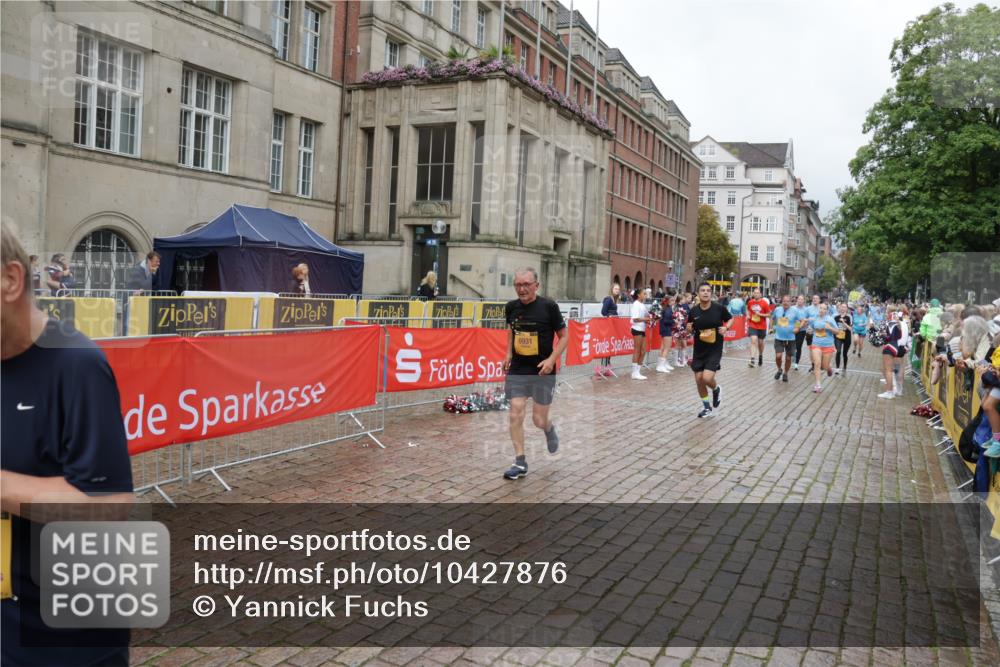 13.09.2026 - Kiel Lauf Yannick Fuchs http://msf.ph/oto/10427876 13.09.2026 11:07:23 Ziel 583, 733, 885, 1344, 1587, 2305, 4214, 5123, 5561, 5901, 6726, 9125, 10762, 10924, 11443, 12184, 12412, 102, 583, 1294, 1894, 2041, 2305, 3004, 3213, 3401, 4683, 4945, 5527, 6265, 6541, 6734, 6931, 7329, 7741, 8822, 8911, 9218, 9467, 9729, 10591, 10977, 11481, 356, 660, 1601, 1637, 2905, 2940, 4983, 5095, 5138, 5139, 5542, 5554, 5638, 6380, 6690, 6727, 7035, 7625, 9064, 9604, 10873, 11015, 12267, 12706, 3213, 6931, 7145, 8029, 8822 meine-sportfotos.de