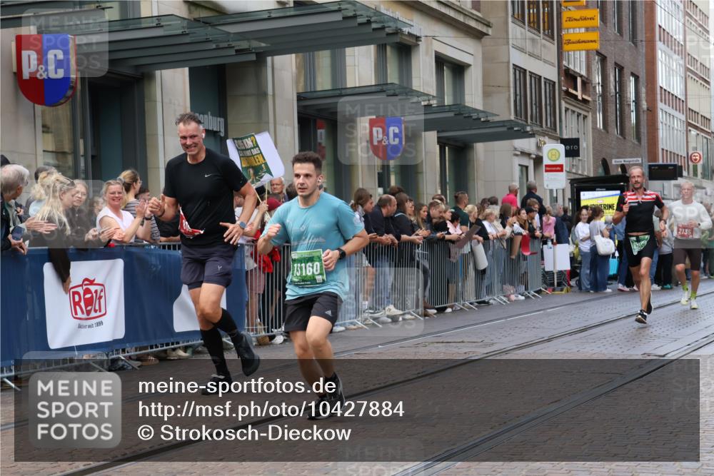 13.09.2026 - 21. swb-Marathon Bremen Strokosch-Dieckow http://msf.ph/oto/10427884 13.09.2026 13:07:42 Ziel 969, 2098, 2266, 2844, 4732, 4852, 6692, 13091, 13160, 819, 969, 2135, 2706, 3043, 4743, 4852, 4990, 5570, 5976, 7558, 7803, 8060, 8098, 8467, 8611, 8737, 9035, 9356 meine-sportfotos.de