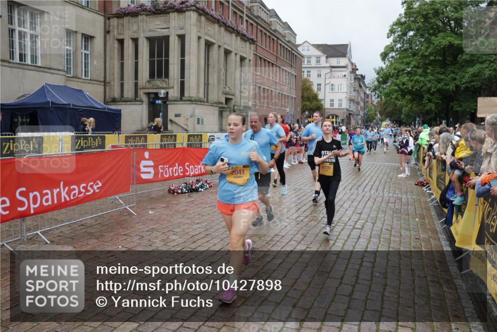 13.09.2026 - Kiel Lauf Yannick Fuchs http://msf.ph/oto/10427898 13.09.2026 11:07:27 Ziel 733, 885, 1344, 1587, 1601, 4214, 5123, 5561, 5901, 6380, 6726, 9125, 10924, 11443, 12184, 102, 583, 1294, 1894, 2041, 2305, 3004, 3401, 4683, 4945, 5527, 6265, 6541, 6726, 6734, 7329, 7741, 8911, 9125, 9218, 9467, 9729, 10591, 10762, 10977, 11481, 12412, 356, 656, 660, 1136, 1637, 2905, 2940, 3986, 4983, 5095, 5138, 5139, 5542, 5554, 5638, 6086, 6690, 6727, 7035, 7625, 9064, 9604, 10244, 10873, 11015, 12267, 12706, 12730, 2041, 3213, 4683, 6931, 7145, 8029, 8822 meine-sportfotos.de