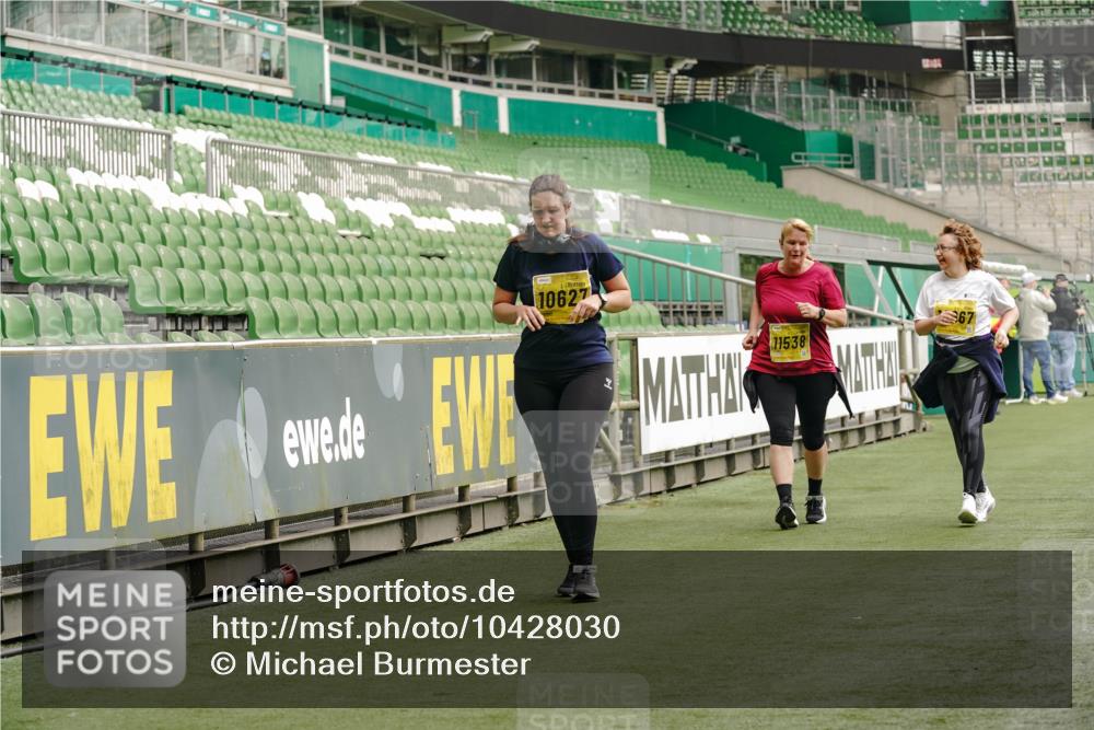 13.09.2026 - 21. swb-Marathon Bremen Michael Burmester http://msf.ph/oto/10428030 13.09.2026 10:52:43 Laufen im Stadion 10317, 10387, 10650, 10967, 10968, 11017, 11025, 11161, 11195, 11341, 11444, 11538, 12377, 12408, 12416, 12546, 10292, 10407, 10413, 10440, 10710, 10754, 10789, 10925, 11254, 11541, 11712, 11780, 11851, 11942, 11980, 12083, 12440, 12471, 12542, 12561 meine-sportfotos.de