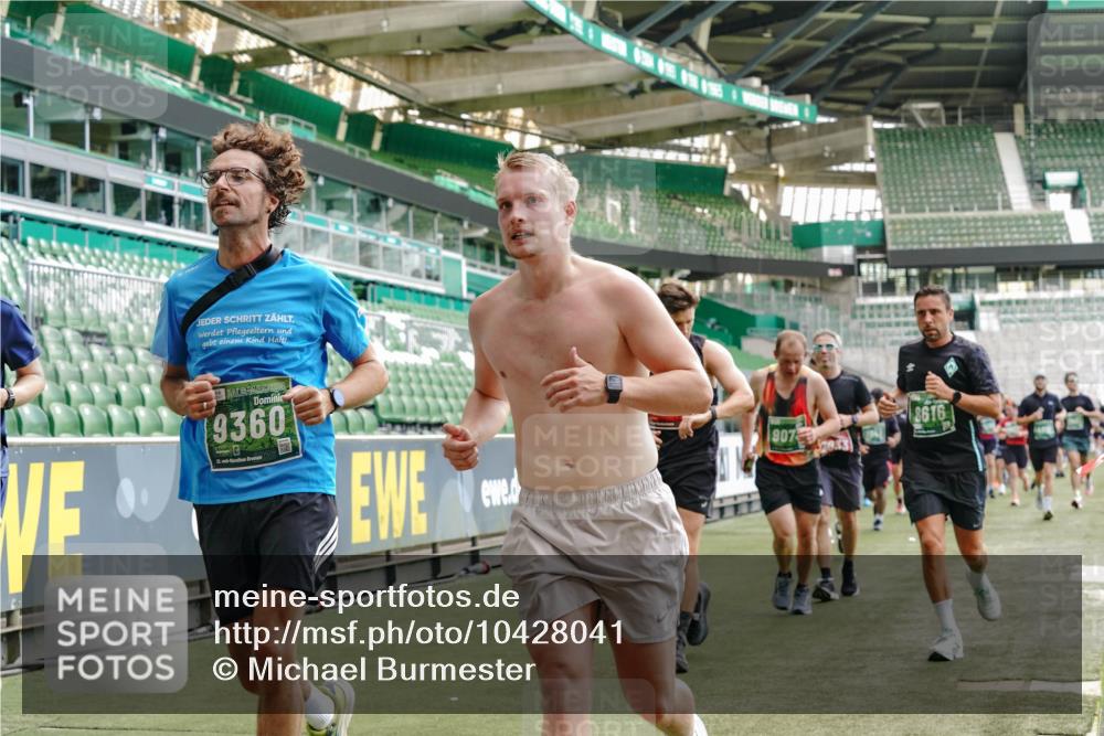 13.09.2026 - 21. swb-Marathon Bremen Michael Burmester http://msf.ph/oto/10428041 13.09.2026 13:02:47 Laufen im Stadion 150, 282, 488, 531, 596, 722, 762, 930, 936, 940, 946, 1006, 1014, 1067, 1163, 1250, 1436, 1458, 1460, 1611, 1771, 1896, 2033, 2047, 2062, 2276, 2292, 2345, 2364, 2378, 2421, 2434, 2513, 2625, 2638, 2666, 2668, 2779, 2900, 2934, 2977, 2987, 3013, 3044, 3114, 3135, 3163, 3164, 3187, 3248, 3258, 3294, 3334, 3360, 3374, 3392, 3402, 3460, 3496, 3510, 3527, 3576, 3585, 3597, 3603, 3618, 3667, 3721, 3806, 3846, 3852, 3859, 3893, 3938, 3970, 3983, 4000, 4077, 4133, 4506, 4558 meine-sportfotos.de