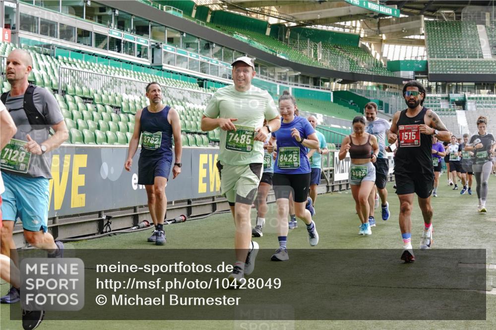 13.09.2026 - 21. swb-Marathon Bremen Michael Burmester http://msf.ph/oto/10428049 13.09.2026 13:26:07 Laufen im Stadion 202, 213, 294, 390, 505, 530, 543, 645, 815, 818, 833, 966, 1077, 1283, 1410, 1443, 1459, 1473, 1487, 1491, 1504, 1515, 1530, 1561, 1618, 1744, 1828, 1830, 1953, 2058, 2059, 2267, 2271, 2273, 2298, 2308, 2309, 2354, 2382, 2384, 2428, 2506, 2508, 2542, 2554, 2558, 2576, 2582, 2591, 2592, 2656, 2675, 2752, 2762, 2817, 2833, 2878, 2896, 2965, 2970, 2981, 3005, 3047, 3062, 3084, 3097, 3142, 3172, 3211, 3259, 3329, 3359, 3390, 3433, 3629 meine-sportfotos.de