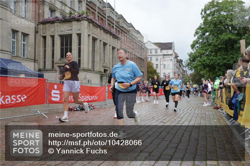 13.09.2026 - Kiel Lauf Yannick Fuchs http://msf.ph/oto/10428066 13.09.2026 11:07:51 Ziel 94, 311, 656, 1136, 2136, 3828, 3986, 6086, 6404, 6727, 7035, 9952, 10244, 11407, 12013, 12379, 12730, 356, 660, 733, 885, 1344, 1587, 1601, 1637, 2905, 2940, 4214, 4983, 5095, 5123, 5138, 5139, 5542, 5554, 5561, 5638, 5901, 6380, 6690, 6726, 7625, 9064, 9125, 9604, 10873, 10924, 11015, 11443, 12184, 12267, 12706, 121, 755, 1951, 2120, 3397, 4297, 4949, 5833, 6401, 7123, 8019, 10702, 102, 583, 2305, 5561, 5901, 6726, 9125, 10762, 12412 meine-sportfotos.de