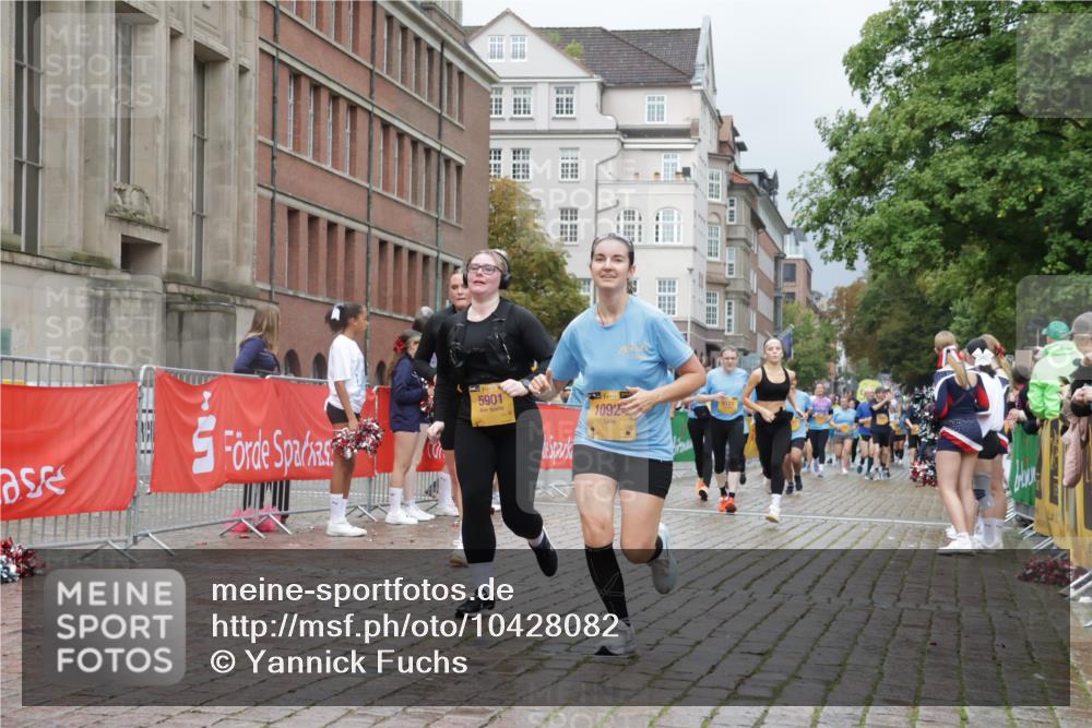 13.09.2026 - Kiel Lauf Yannick Fuchs http://msf.ph/oto/10428082 13.09.2026 11:07:52 Ziel 94, 311, 656, 1136, 2136, 3397, 3828, 3986, 4297, 6086, 6404, 6727, 7035, 9952, 10244, 11407, 12013, 12379, 12730, 356, 660, 733, 885, 1344, 1587, 1601, 1637, 2905, 2940, 4214, 4983, 5095, 5123, 5138, 5139, 5542, 5554, 5561, 5638, 5901, 6380, 6690, 6726, 6727, 7625, 9064, 9125, 9604, 10873, 10924, 11015, 11443, 12184, 12267, 12706, 121, 755, 1951, 2120, 4949, 5833, 6401, 7123, 8019, 10702, 102, 583, 2305, 5561, 5901, 6726, 9125, 10762, 10924, 12412 meine-sportfotos.de