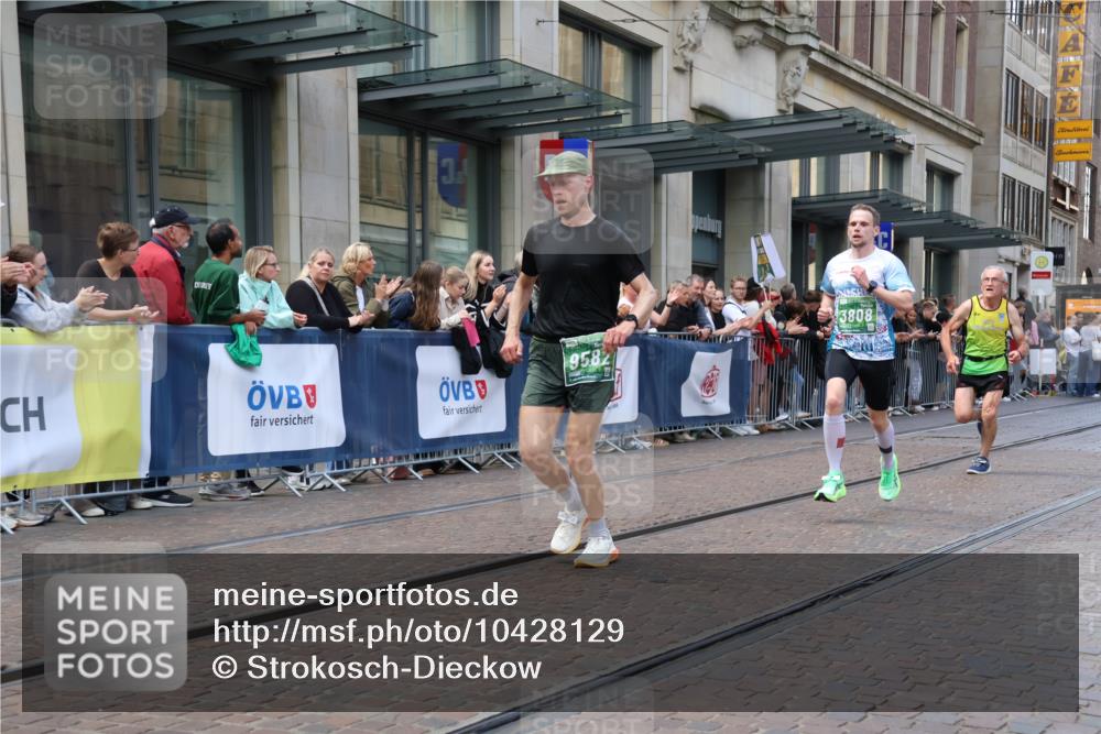 13.09.2026 - 21. swb-Marathon Bremen Strokosch-Dieckow http://msf.ph/oto/10428129 13.09.2026 13:08:04 Ziel 339, 678, 1335, 1696, 2098, 2266, 3808, 4082, 4247, 4888, 5424, 5594, 8655, 9084, 9582, 969, 2844, 4732, 4852, 6692, 7558, 9356, 13091, 13160 meine-sportfotos.de