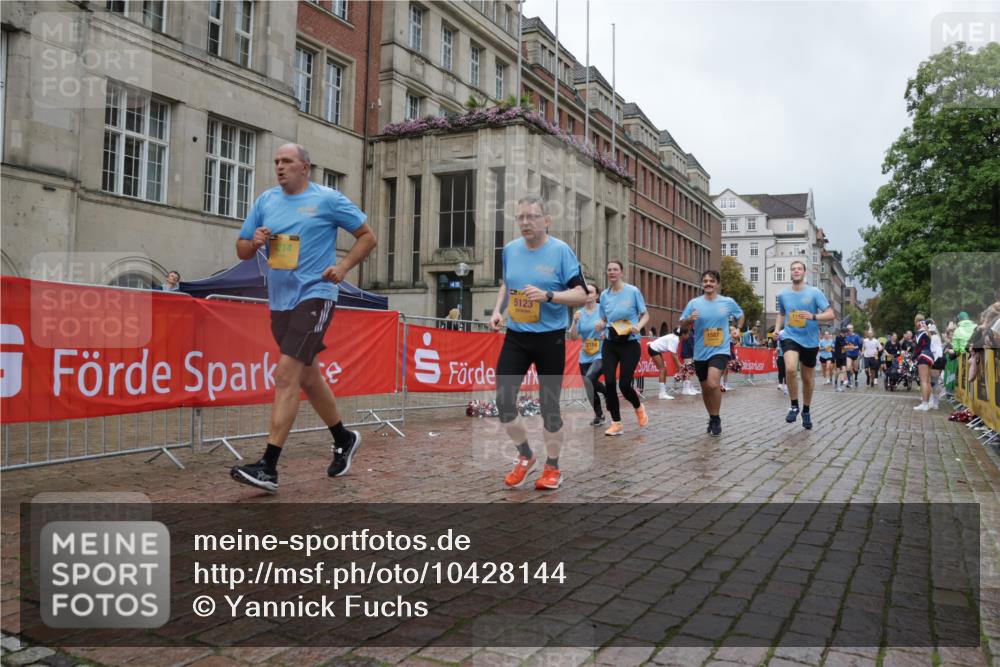13.09.2026 - Kiel Lauf Yannick Fuchs http://msf.ph/oto/10428144 13.09.2026 11:07:59 Ziel 94, 121, 755, 1951, 2136, 3397, 3828, 4297, 4949, 5833, 6404, 7123, 9952, 10702, 12379, 311, 356, 656, 660, 885, 1136, 1344, 1587, 1601, 1637, 2905, 2940, 3986, 4214, 4983, 5095, 5123, 5138, 5139, 5542, 5554, 5638, 6086, 6380, 6690, 6727, 7035, 7625, 9064, 9604, 10244, 10873, 11015, 11407, 12013, 12184, 12267, 12706, 12730, 2120, 5856, 6401, 7108, 7254, 8019, 10525, 733, 885, 1344, 1587, 4214, 5123, 5561, 5901, 6726, 9125, 10924, 11443, 12184 meine-sportfotos.de