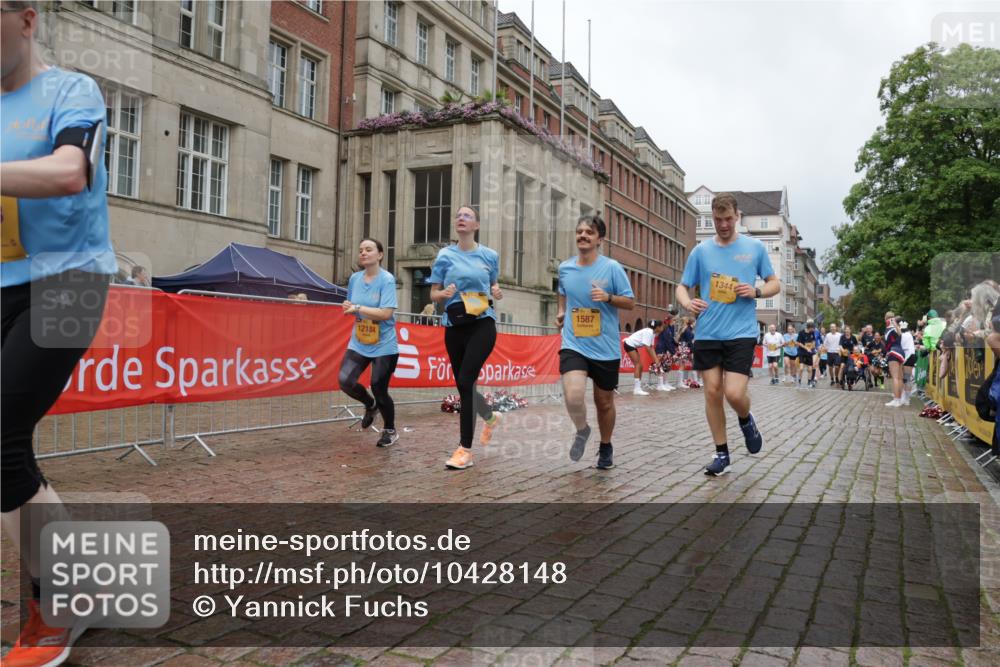 13.09.2026 - Kiel Lauf Yannick Fuchs http://msf.ph/oto/10428148 13.09.2026 11:08:00 Ziel 94, 121, 755, 1951, 2136, 3397, 3828, 4297, 4949, 5833, 6404, 7123, 9952, 10702, 12379, 94, 311, 356, 656, 660, 885, 1136, 1344, 1587, 1601, 1637, 2905, 2940, 3986, 4214, 4983, 5095, 5123, 5138, 5139, 5542, 5554, 5638, 6086, 6380, 6690, 6727, 7035, 7625, 9064, 9604, 10244, 10873, 11015, 11407, 12013, 12184, 12267, 12706, 12730, 2120, 5856, 6401, 7108, 7254, 8019, 10525, 733, 885, 1344, 1587, 4214, 5123, 5561, 5901, 10924, 11443, 12184 meine-sportfotos.de