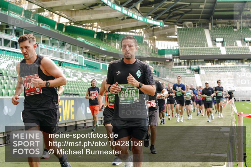 13.09.2026 - 21. swb-Marathon Bremen Michael Burmester http://msf.ph/oto/10428156 13.09.2026 13:02:49 Laufen im Stadion 150, 488, 531, 596, 722, 762, 930, 936, 940, 946, 1006, 1014, 1067, 1163, 1250, 1436, 1458, 1460, 1611, 1771, 1896, 2033, 2047, 2062, 2276, 2292, 2345, 2364, 2378, 2421, 2434, 2513, 2625, 2638, 2666, 2668, 2779, 2900, 2934, 2977, 2987, 3013, 3044, 3114, 3135, 3163, 3164, 3187, 3248, 3258, 3294, 3334, 3360, 3374, 3392, 3402, 3460, 3496, 3510, 3527, 3576, 3585, 3597, 3603, 3618, 3667, 3721, 3806, 3846, 3852, 3859, 3893, 3938, 3970, 3983, 4000, 4077, 4133, 4506, 4558 meine-sportfotos.de