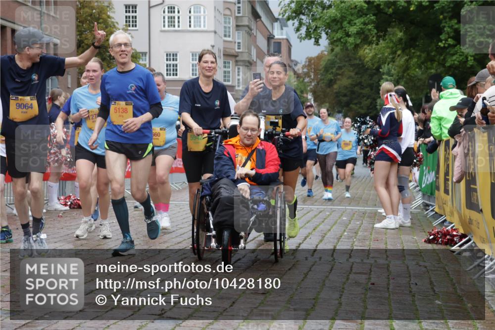 13.09.2026 - Kiel Lauf Yannick Fuchs http://msf.ph/oto/10428180 13.09.2026 11:08:05 Ziel 121, 755, 1951, 2120, 2136, 3397, 4297, 4949, 5833, 6401, 7123, 8019, 10702, 94, 311, 356, 656, 660, 1136, 1601, 1637, 2905, 2940, 3828, 3986, 4983, 5095, 5138, 5139, 5542, 5554, 5638, 6086, 6380, 6404, 6690, 6727, 7035, 7625, 9064, 9604, 9952, 10244, 10873, 11015, 11407, 12013, 12267, 12379, 12706, 12730, 3798, 5856, 6061, 6185, 6360, 7108, 7254, 10525, 885, 1344, 1587, 1601, 4214, 5123, 6380, 12184 meine-sportfotos.de