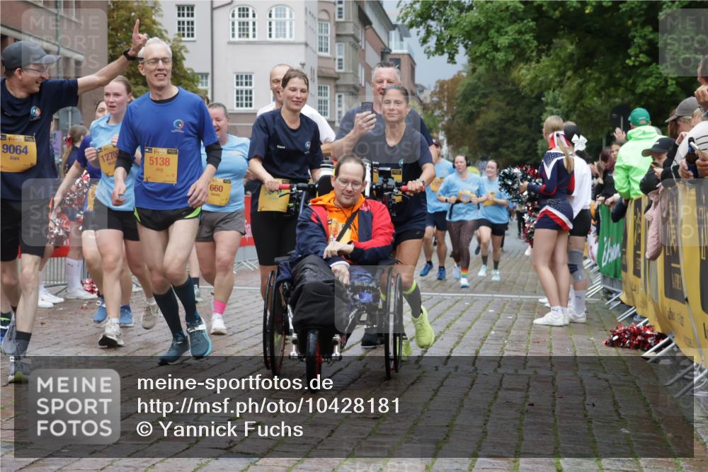 13.09.2026 - Kiel Lauf Yannick Fuchs http://msf.ph/oto/10428181 13.09.2026 11:08:05 Ziel 121, 755, 1951, 2120, 2136, 3397, 4297, 4949, 5833, 6401, 7123, 8019, 10702, 94, 311, 356, 656, 660, 1136, 1601, 1637, 2905, 2940, 3828, 3986, 4983, 5095, 5138, 5139, 5542, 5554, 5638, 6086, 6380, 6404, 6690, 6727, 7035, 7625, 9064, 9604, 9952, 10244, 10873, 11015, 11407, 12013, 12267, 12379, 12706, 12730, 3798, 5856, 6061, 6185, 6360, 7108, 7254, 10525, 885, 1344, 1587, 1601, 4214, 5123, 6380, 12184 meine-sportfotos.de