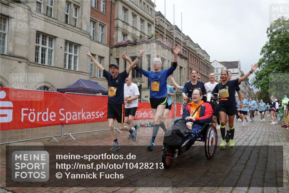 13.09.2026 - Kiel Lauf Yannick Fuchs http://msf.ph/oto/10428213 13.09.2026 11:08:08 Ziel 121, 755, 1951, 2120, 4949, 5833, 6401, 7123, 8019, 10702, 94, 311, 356, 656, 660, 1136, 1637, 1951, 2136, 2905, 2940, 3397, 3828, 3986, 4297, 4983, 5095, 5138, 5139, 5542, 5554, 5638, 6086, 6404, 6690, 6727, 7035, 7625, 9064, 9604, 9952, 10244, 10873, 11015, 11407, 12013, 12267, 12379, 12706, 12730, 1067, 2235, 3536, 3798, 5856, 6061, 6185, 6360, 7108, 7254, 10525, 660, 885, 1344, 1587, 1601, 1637, 2905, 5138, 5139, 5542, 5554, 5638, 6380, 6690, 7625, 9064, 9604, 12184 meine-sportfotos.de
