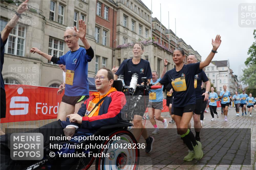 13.09.2026 - Kiel Lauf Yannick Fuchs http://msf.ph/oto/10428236 13.09.2026 11:08:08 Ziel 121, 755, 1951, 2120, 4949, 5833, 6401, 7123, 8019, 10702, 94, 311, 356, 656, 660, 1136, 1637, 1951, 2136, 2905, 2940, 3397, 3828, 3986, 4297, 4983, 5095, 5138, 5139, 5542, 5554, 5638, 6086, 6404, 6690, 6727, 7035, 7625, 9064, 9604, 9952, 10244, 10873, 11015, 11407, 12013, 12267, 12379, 12706, 12730, 1067, 2235, 3536, 3798, 5856, 6061, 6185, 6360, 7108, 7254, 10525, 660, 885, 1344, 1587, 1601, 1637, 2905, 5138, 5139, 5542, 5554, 5638, 6380, 6690, 7625, 9064, 9604, 12184 meine-sportfotos.de