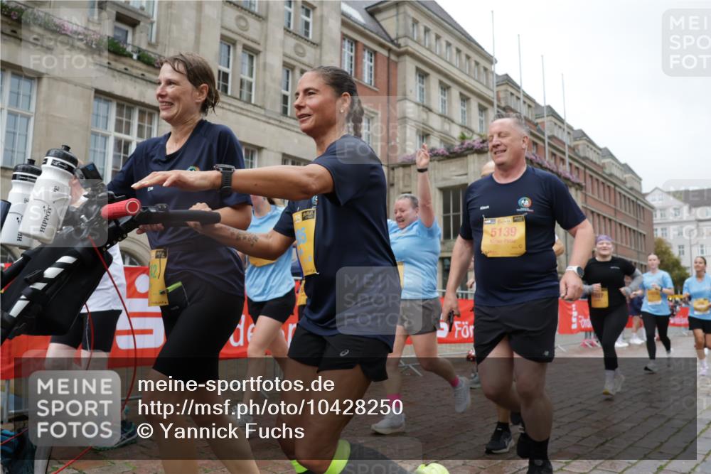 13.09.2026 - Kiel Lauf Yannick Fuchs http://msf.ph/oto/10428250 13.09.2026 11:08:09 Ziel 121, 755, 2120, 4949, 5833, 6401, 7123, 8019, 10702, 94, 311, 356, 656, 660, 755, 1136, 1637, 1951, 2136, 2905, 2940, 3397, 3828, 3986, 4297, 4983, 5095, 5138, 5139, 5542, 5554, 5638, 6086, 6404, 6690, 6727, 7035, 7625, 9064, 9604, 9952, 10244, 10873, 11015, 11407, 12013, 12267, 12379, 12706, 12730, 1067, 2235, 3536, 3798, 5856, 6061, 6185, 6360, 7108, 7254, 10525, 356, 660, 1601, 1637, 2905, 5138, 5139, 5542, 5554, 5638, 6380, 6690, 7625, 9064, 9604, 11015 meine-sportfotos.de