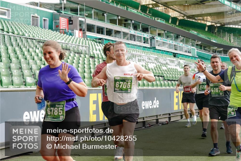 13.09.2026 - 21. swb-Marathon Bremen Michael Burmester http://msf.ph/oto/10428255 13.09.2026 13:26:16 Laufen im Stadion 202, 213, 294, 364, 390, 505, 530, 543, 645, 815, 818, 833, 966, 1077, 1283, 1410, 1443, 1459, 1473, 1487, 1504, 1515, 1530, 1561, 1618, 1700, 1744, 1828, 1830, 1953, 2058, 2059, 2267, 2271, 2273, 2298, 2308, 2309, 2354, 2382, 2384, 2388, 2404, 2428, 2506, 2508, 2542, 2558, 2576, 2582, 2591, 2592, 2656, 2675, 2752, 2762, 2817, 2833, 2878, 2896, 2965, 2970, 2981, 3005, 3047, 3050, 3062, 3084, 3097, 3142, 3172, 3211, 3259, 3329, 3359, 3390, 3433, 3540, 3629 meine-sportfotos.de