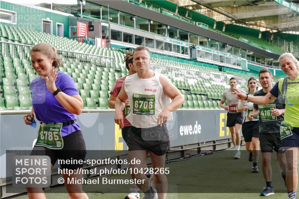 13.09.2026 - 21. swb-Marathon Bremen Michael Burmester http://msf.ph/oto/10428265 13.09.2026 13:26:16 Laufen im Stadion 202, 213, 294, 364, 390, 505, 530, 543, 645, 815, 818, 833, 966, 1077, 1283, 1410, 1443, 1459, 1473, 1487, 1504, 1515, 1530, 1561, 1618, 1700, 1744, 1828, 1830, 1953, 2058, 2059, 2267, 2271, 2273, 2298, 2308, 2309, 2354, 2382, 2384, 2388, 2404, 2428, 2506, 2508, 2542, 2558, 2576, 2582, 2591, 2592, 2656, 2675, 2752, 2762, 2817, 2833, 2878, 2896, 2965, 2970, 2981, 3005, 3047, 3050, 3062, 3084, 3097, 3142, 3172, 3211, 3259, 3329, 3359, 3390, 3433, 3540, 3629 meine-sportfotos.de