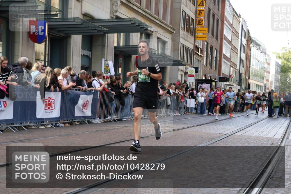 13.09.2026 - 21. swb-Marathon Bremen Strokosch-Dieckow http://msf.ph/oto/10428279 13.09.2026 13:08:12 Ziel 339, 678, 715, 1335, 1696, 3276, 4033, 4082, 4247, 4888, 5424, 6842, 7064, 7121, 8655, 9084, 9582, 2098, 2266, 2844, 3808, 5594, 6692, 13091, 13160 meine-sportfotos.de
