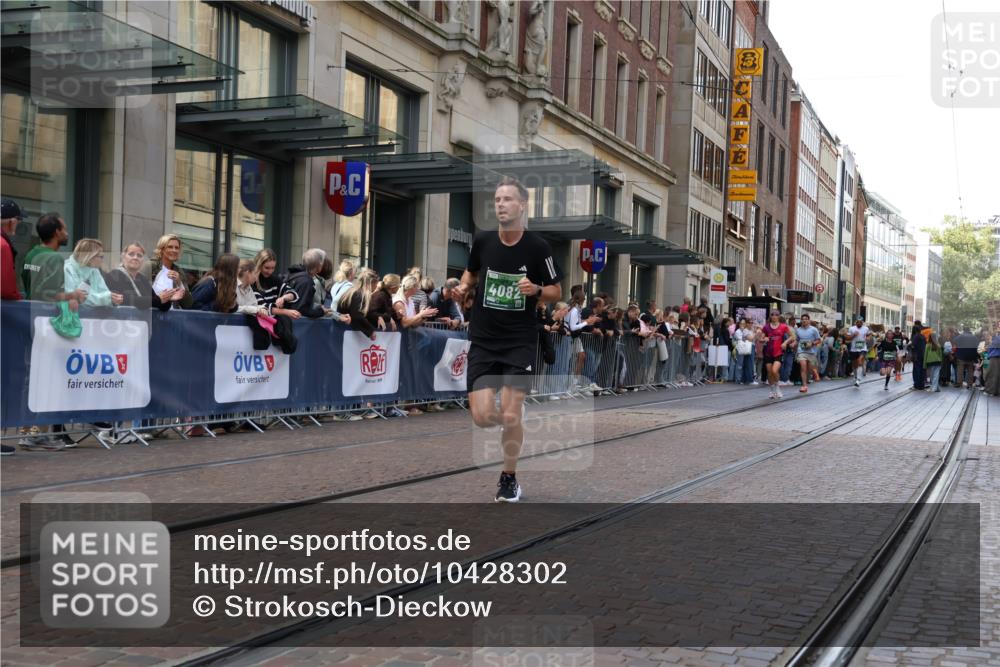 13.09.2026 - 21. swb-Marathon Bremen Strokosch-Dieckow http://msf.ph/oto/10428302 13.09.2026 13:08:13 Ziel 339, 678, 715, 1335, 1696, 3276, 4033, 4082, 4247, 4888, 5377, 5424, 6842, 7064, 7121, 8655, 9084, 9582, 2098, 2266, 2844, 3808, 4247, 5594, 6692, 13091, 13160 meine-sportfotos.de