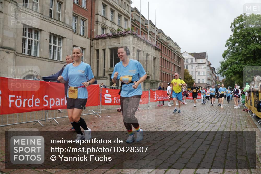 13.09.2026 - Kiel Lauf Yannick Fuchs http://msf.ph/oto/10428307 13.09.2026 11:08:14 Ziel 2120, 5856, 6401, 7108, 7254, 8019, 10525, 94, 121, 311, 656, 755, 1136, 1951, 2136, 2940, 3397, 3828, 3986, 4297, 4949, 5095, 5833, 6086, 6404, 6727, 7035, 7123, 9952, 10244, 10702, 10873, 11407, 12013, 12379, 12730, 834, 1067, 2235, 2575, 3536, 3798, 5418, 6061, 6185, 6360, 6626, 7667, 356, 660, 1601, 1637, 2905, 2940, 4983, 5095, 5138, 5139, 5542, 5554, 5638, 6690, 6727, 7625, 9064, 9604, 10873, 11015, 12267 meine-sportfotos.de