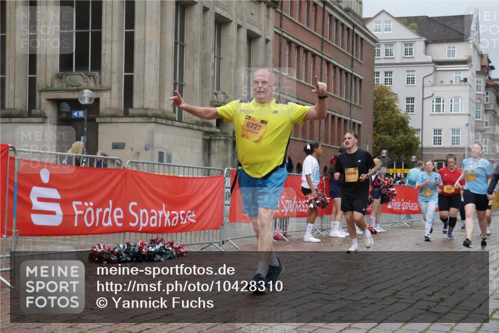 13.09.2026 - Kiel Lauf Yannick Fuchs http://msf.ph/oto/10428310 13.09.2026 11:08:15 Ziel 2120, 5856, 6401, 7108, 7254, 8019, 10525, 94, 121, 311, 656, 755, 1136, 1951, 2136, 3397, 3828, 3986, 4297, 4949, 5095, 5833, 6086, 6404, 6727, 7035, 7123, 9952, 10244, 10702, 10873, 11407, 12013, 12379, 12730, 834, 1067, 2235, 2575, 3536, 3798, 5418, 6061, 6185, 6360, 6626, 7667, 11442, 356, 660, 1637, 2905, 2940, 4983, 5095, 5138, 5139, 5542, 5554, 5638, 6690, 6727, 7035, 7625, 9064, 9604, 10873, 11015, 12267 meine-sportfotos.de