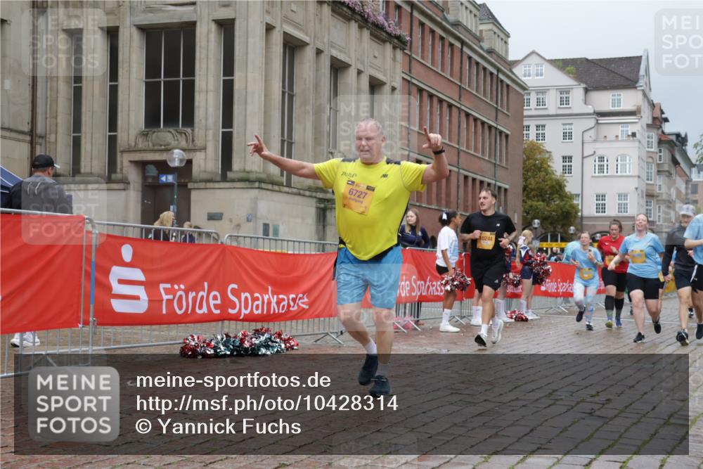 13.09.2026 - Kiel Lauf Yannick Fuchs http://msf.ph/oto/10428314 13.09.2026 11:08:15 Ziel 2120, 5856, 6401, 7108, 7254, 8019, 10525, 94, 121, 311, 656, 755, 1136, 1951, 2136, 3397, 3828, 3986, 4297, 4949, 5095, 5833, 6086, 6404, 6727, 7035, 7123, 9952, 10244, 10702, 10873, 11407, 12013, 12379, 12730, 834, 1067, 2235, 2575, 3536, 3798, 5418, 6061, 6185, 6360, 6626, 7667, 11442, 356, 660, 1637, 2905, 2940, 4983, 5095, 5138, 5139, 5542, 5554, 5638, 6690, 6727, 7035, 7625, 9064, 9604, 10873, 11015, 12267 meine-sportfotos.de