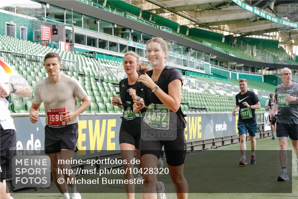 13.09.2026 - 21. swb-Marathon Bremen Michael Burmester http://msf.ph/oto/10428320 13.09.2026 13:26:18 Laufen im Stadion 186, 202, 213, 364, 390, 505, 530, 543, 645, 815, 818, 833, 966, 1077, 1283, 1410, 1443, 1459, 1473, 1487, 1504, 1515, 1530, 1561, 1618, 1700, 1744, 1828, 1830, 1953, 2058, 2059, 2271, 2273, 2298, 2308, 2309, 2354, 2382, 2384, 2388, 2404, 2428, 2506, 2508, 2542, 2558, 2576, 2582, 2591, 2592, 2656, 2675, 2748, 2752, 2762, 2817, 2833, 2878, 2896, 2965, 2970, 2981, 3005, 3047, 3050, 3062, 3084, 3097, 3142, 3172, 3211, 3259, 3329, 3359, 3390, 3433, 3540, 3629, 3756 meine-sportfotos.de