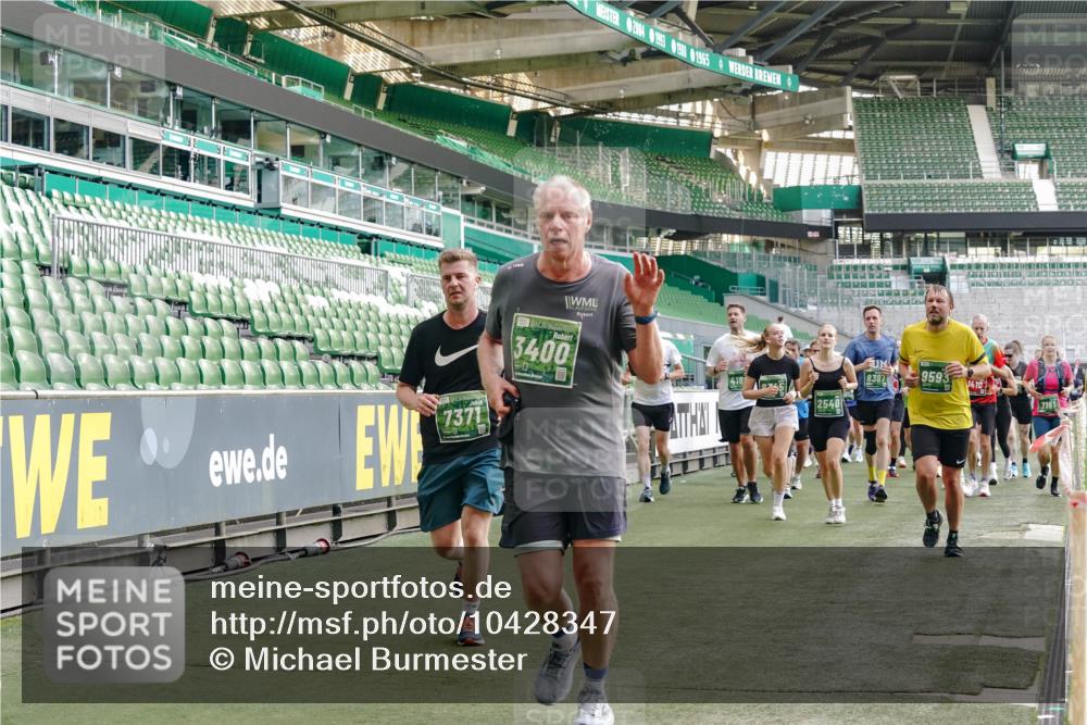 13.09.2026 - 21. swb-Marathon Bremen Michael Burmester http://msf.ph/oto/10428347 13.09.2026 13:26:20 Laufen im Stadion 186, 202, 213, 364, 390, 505, 530, 543, 645, 815, 818, 833, 966, 1077, 1283, 1410, 1443, 1459, 1473, 1487, 1504, 1530, 1561, 1618, 1700, 1744, 1828, 1830, 1953, 2058, 2059, 2271, 2273, 2298, 2308, 2309, 2354, 2382, 2384, 2388, 2404, 2428, 2506, 2508, 2542, 2558, 2576, 2582, 2591, 2592, 2656, 2675, 2748, 2752, 2762, 2817, 2833, 2878, 2896, 2965, 2970, 2981, 3005, 3047, 3050, 3062, 3084, 3097, 3142, 3172, 3211, 3259, 3329, 3359, 3390, 3433, 3540, 3629, 3756 meine-sportfotos.de