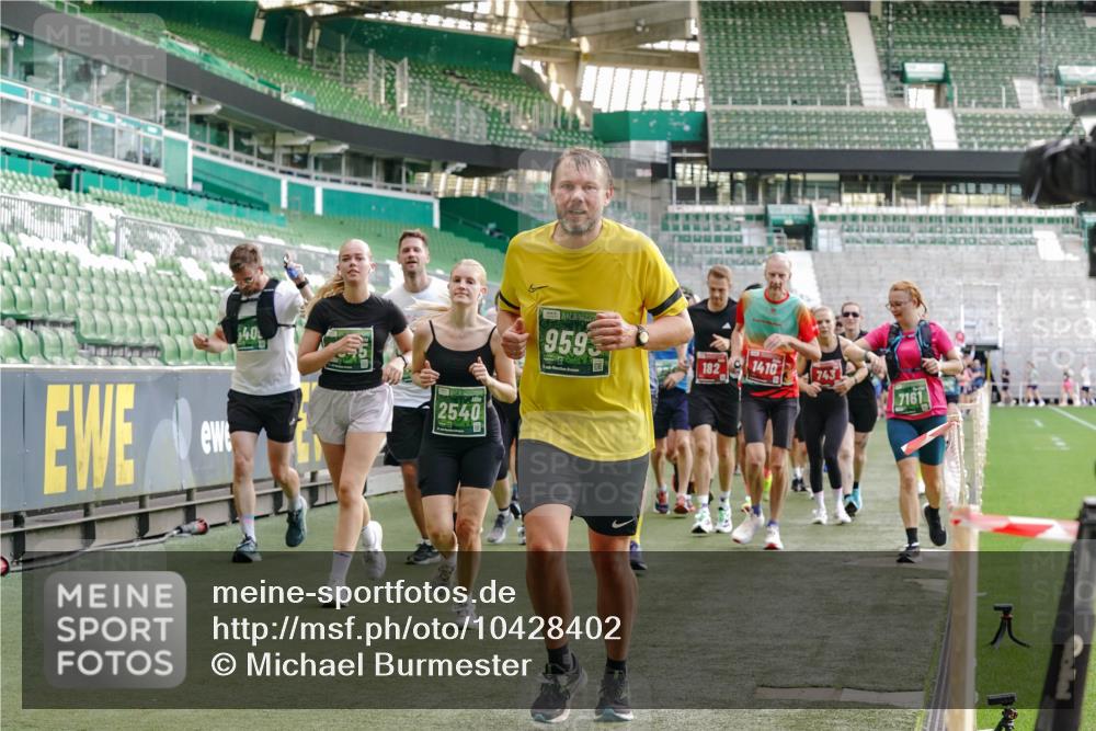 13.09.2026 - 21. swb-Marathon Bremen Michael Burmester http://msf.ph/oto/10428402 13.09.2026 13:26:22 Laufen im Stadion 186, 202, 213, 364, 390, 530, 543, 645, 815, 818, 833, 966, 1077, 1283, 1410, 1443, 1459, 1473, 1487, 1504, 1530, 1561, 1618, 1700, 1744, 1828, 1830, 1953, 2058, 2059, 2271, 2273, 2298, 2308, 2309, 2354, 2382, 2384, 2388, 2404, 2428, 2506, 2507, 2508, 2542, 2558, 2576, 2582, 2591, 2592, 2656, 2675, 2748, 2752, 2762, 2817, 2833, 2878, 2896, 2965, 2970, 2981, 3005, 3047, 3050, 3062, 3084, 3097, 3142, 3172, 3259, 3329, 3359, 3390, 3433, 3540, 3629, 3756 meine-sportfotos.de