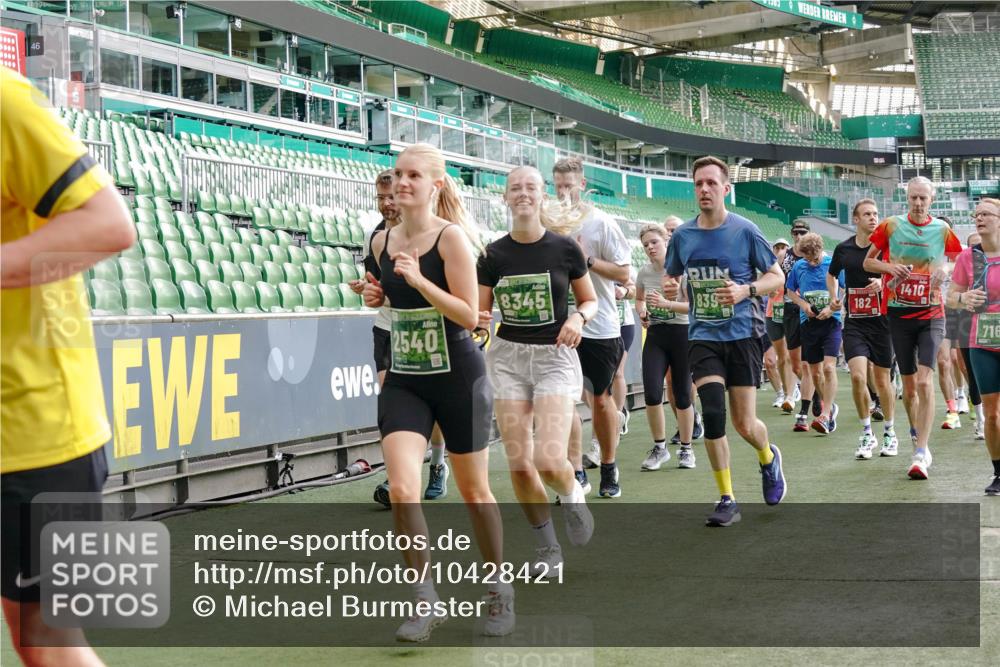 13.09.2026 - 21. swb-Marathon Bremen Michael Burmester http://msf.ph/oto/10428421 13.09.2026 13:26:24 Laufen im Stadion 186, 202, 213, 364, 390, 530, 543, 645, 815, 818, 833, 966, 1077, 1283, 1410, 1443, 1459, 1473, 1487, 1504, 1530, 1561, 1618, 1700, 1744, 1828, 1830, 1953, 2058, 2059, 2271, 2273, 2298, 2308, 2309, 2354, 2382, 2384, 2388, 2404, 2428, 2506, 2507, 2508, 2542, 2558, 2576, 2582, 2591, 2592, 2656, 2675, 2748, 2752, 2762, 2817, 2833, 2878, 2896, 2965, 2970, 2981, 3005, 3047, 3050, 3062, 3084, 3097, 3142, 3172, 3259, 3329, 3359, 3390, 3433, 3540, 3629, 3756 meine-sportfotos.de