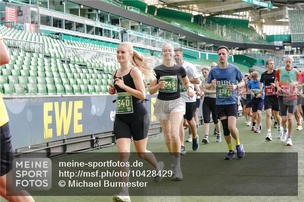 13.09.2026 - 21. swb-Marathon Bremen Michael Burmester http://msf.ph/oto/10428429 13.09.2026 13:26:24 Laufen im Stadion 186, 202, 213, 364, 390, 530, 543, 645, 815, 818, 833, 966, 1077, 1283, 1410, 1443, 1459, 1473, 1487, 1504, 1530, 1561, 1618, 1700, 1744, 1828, 1830, 1953, 2058, 2059, 2271, 2273, 2298, 2308, 2309, 2354, 2382, 2384, 2388, 2404, 2428, 2506, 2507, 2508, 2542, 2558, 2576, 2582, 2591, 2592, 2656, 2675, 2748, 2752, 2762, 2817, 2833, 2878, 2896, 2965, 2970, 2981, 3005, 3047, 3050, 3062, 3084, 3097, 3142, 3172, 3259, 3329, 3359, 3390, 3433, 3540, 3629, 3756 meine-sportfotos.de