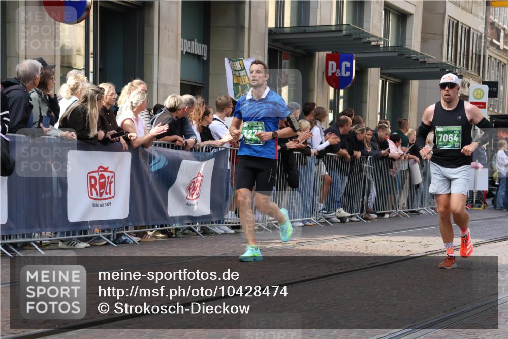 13.09.2026 - 21. swb-Marathon Bremen Strokosch-Dieckow http://msf.ph/oto/10428474 13.09.2026 13:08:22 Ziel 715, 3110, 3276, 3330, 4033, 4082, 4888, 5377, 5424, 6842, 7064, 7121, 8555, 9084, 9240, 9411, 9702, 9867, 9906, 339, 678, 1335, 1696, 2098, 2266, 2844, 3808, 4247, 5594, 6692, 8655, 9582, 13091 meine-sportfotos.de