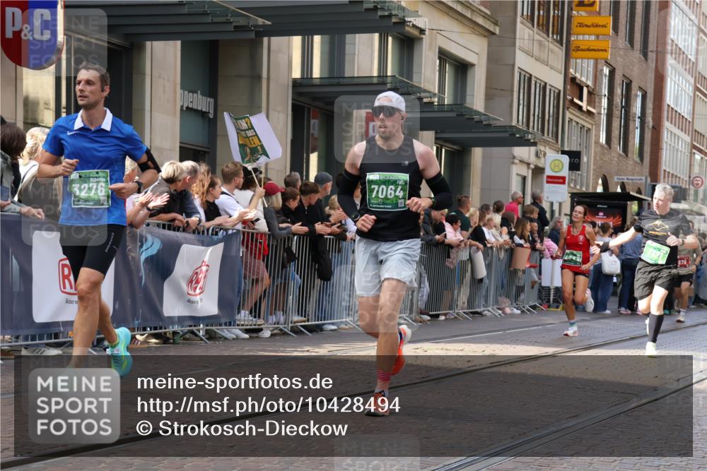 13.09.2026 - 21. swb-Marathon Bremen Strokosch-Dieckow http://msf.ph/oto/10428494 13.09.2026 13:08:23 Ziel 715, 3110, 3276, 3330, 4033, 4082, 4888, 5377, 5424, 6842, 6906, 7064, 7121, 8555, 9084, 9240, 9411, 9702, 9867, 9906, 339, 678, 1335, 1696, 2098, 2266, 2844, 3808, 4247, 5594, 8655, 9582 meine-sportfotos.de