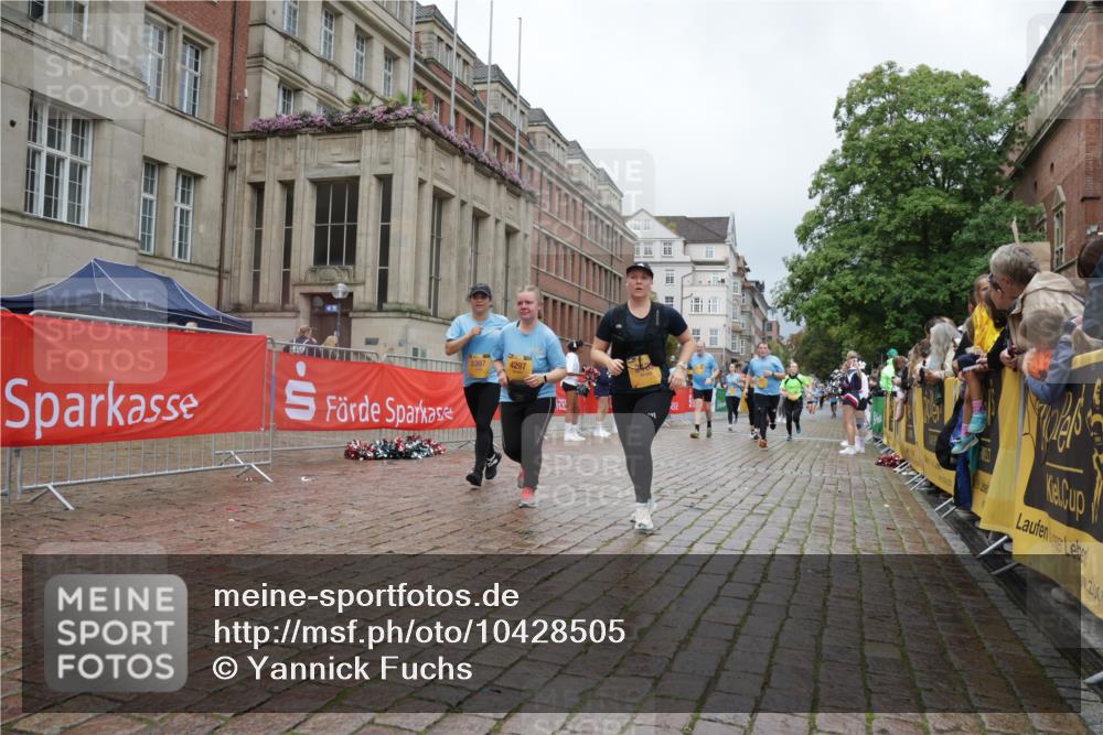 13.09.2026 - Kiel Lauf Yannick Fuchs http://msf.ph/oto/10428505 13.09.2026 11:08:30 Ziel 834, 1067, 2235, 2575, 3536, 3798, 5418, 6061, 6185, 6360, 6626, 7667, 11442, 121, 755, 1951, 2120, 2136, 3397, 4297, 4949, 5833, 5856, 6401, 7108, 7123, 7254, 8019, 10525, 10702, 24, 25, 1170, 2250, 2951, 4709, 6576, 6662, 9162, 9800, 10645, 10647, 10928, 94, 311, 1951, 2136, 3397, 3828, 4297, 6404, 9952, 11407, 12013, 12379 meine-sportfotos.de