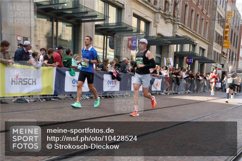 13.09.2026 - 21. swb-Marathon Bremen Strokosch-Dieckow http://msf.ph/oto/10428524 13.09.2026 13:08:24 Ziel 715, 3110, 3276, 3330, 4033, 4082, 4888, 5377, 5424, 5517, 6842, 6906, 7064, 7121, 8555, 9084, 9240, 9411, 9702, 9867, 9906, 339, 678, 1335, 1696, 2098, 2266, 2844, 3808, 4082, 4247, 5424, 5594, 8655, 9582 meine-sportfotos.de
