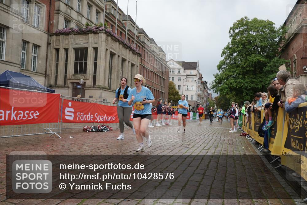 13.09.2026 - Kiel Lauf Yannick Fuchs http://msf.ph/oto/10428576 13.09.2026 11:08:39 Ziel 24, 25, 834, 1170, 2575, 4709, 5418, 6576, 6626, 6662, 7667, 9162, 9800, 10645, 10647, 11442, 1067, 2120, 2235, 3536, 3798, 5856, 6061, 6185, 6360, 6401, 7108, 7254, 8019, 10525, 1226, 2250, 2951, 10813, 10928, 11674, 12334, 121, 755, 1951, 2120, 3397, 4297, 4949, 5833, 7123, 8019, 10702 meine-sportfotos.de