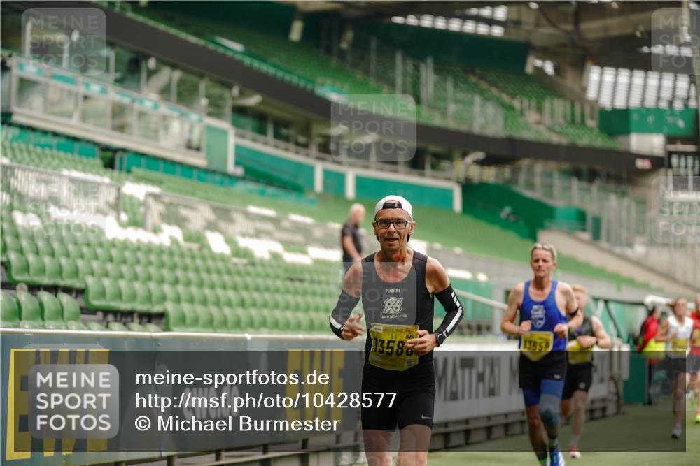 13.09.2026 - 21. swb-Marathon Bremen Michael Burmester http://msf.ph/oto/10428577 13.09.2026 10:19:46 Laufen im Stadion 10261, 10262, 10366, 10475, 10818, 10994, 11067, 11068, 11176, 11197, 11418, 11481, 11512, 11652, 12324, 12358, 12413, 13505, 13530, 13533, 13534, 13536, 13540, 13541, 13543, 13550, 13558, 13560, 13564, 13573, 13581, 13583, 13588, 13590, 13599, 13601, 13605, 13610, 13618, 13619, 13622, 13632, 13633, 13638, 13639, 10597, 12272, 13501, 13510, 13515, 13517, 13525, 13542, 13547, 13567, 13579, 13623, 13627, 13635 meine-sportfotos.de