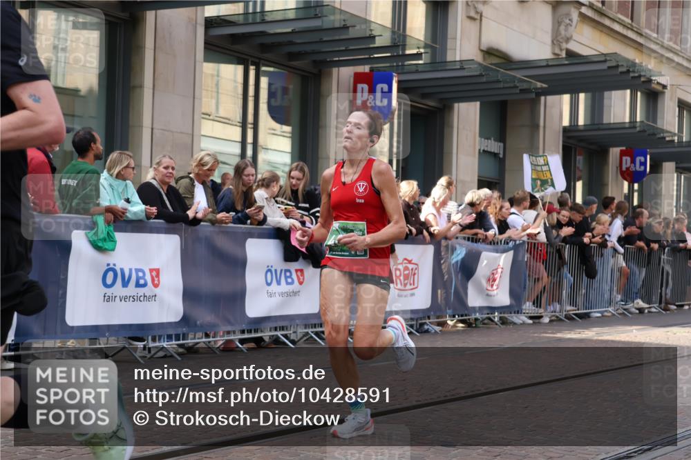 13.09.2026 - 21. swb-Marathon Bremen Strokosch-Dieckow http://msf.ph/oto/10428591 13.09.2026 13:08:27 Ziel 715, 3110, 3276, 3330, 4033, 5377, 5517, 5696, 6842, 6906, 7064, 7121, 8555, 9240, 9411, 9702, 9867, 9906, 9911, 339, 678, 1335, 1696, 2098, 2266, 2844, 3808, 4082, 4247, 4888, 5424, 5594, 8655, 9084, 9582 meine-sportfotos.de