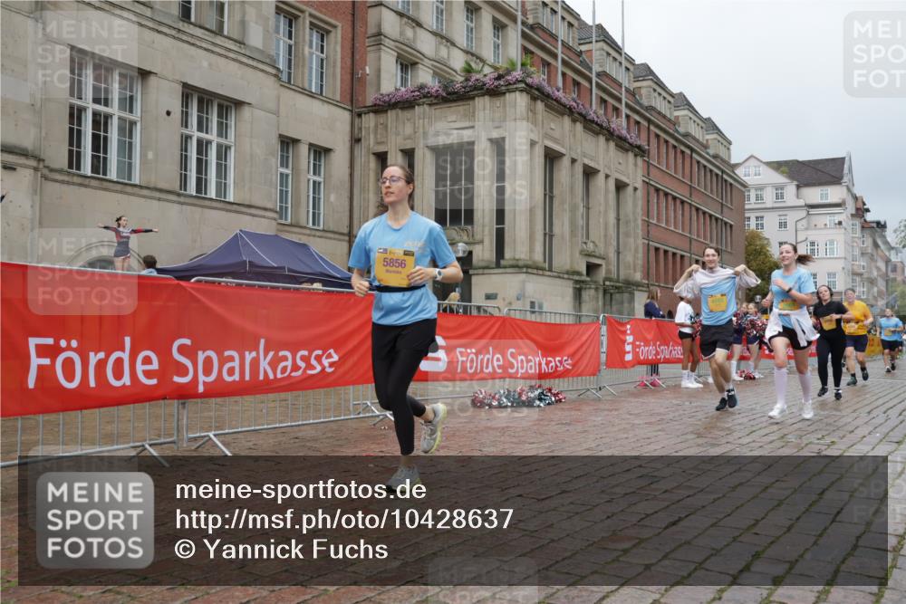 13.09.2026 - Kiel Lauf Yannick Fuchs http://msf.ph/oto/10428637 13.09.2026 11:08:53 Ziel 24, 25, 1226, 2250, 2951, 10813, 10928, 11674, 12334, 834, 1067, 1170, 2235, 2575, 3536, 3798, 4709, 5418, 5856, 6061, 6185, 6360, 6576, 6626, 6662, 7667, 9162, 9800, 10645, 10647, 11442, 1569, 1934, 3022, 3752, 4526, 6028, 7681, 9112, 9752, 9995, 12238, 12532, 5856, 6061, 6185, 7108, 7254, 10525 meine-sportfotos.de