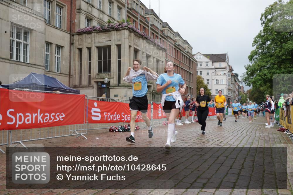 13.09.2026 - Kiel Lauf Yannick Fuchs http://msf.ph/oto/10428645 13.09.2026 11:08:54 Ziel 24, 25, 1226, 2250, 2951, 10813, 10928, 11674, 12334, 24, 25, 834, 1067, 1170, 2235, 2575, 3536, 3798, 4709, 5418, 5856, 6061, 6185, 6360, 6576, 6626, 6662, 7667, 9162, 9800, 10645, 10647, 11442, 1569, 1934, 3022, 3752, 4526, 6028, 7681, 8933, 9112, 9752, 9995, 12238, 12532, 3798, 5856, 6061, 6185, 7108, 7254, 10525 meine-sportfotos.de