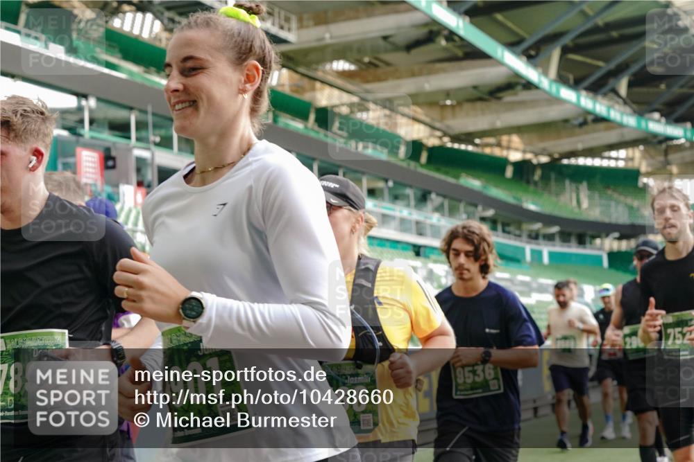 13.09.2026 - 21. swb-Marathon Bremen Michael Burmester http://msf.ph/oto/10428660 13.09.2026 13:26:32 Laufen im Stadion 186, 202, 364, 390, 530, 543, 645, 815, 818, 833, 966, 1077, 1283, 1410, 1412, 1443, 1459, 1473, 1487, 1504, 1530, 1561, 1618, 1700, 1744, 1828, 1830, 1953, 1961, 2058, 2059, 2273, 2298, 2308, 2309, 2354, 2382, 2384, 2388, 2404, 2428, 2507, 2508, 2542, 2558, 2576, 2582, 2591, 2592, 2656, 2675, 2725, 2748, 2752, 2762, 2817, 2875, 2878, 2896, 2923, 2965, 2970, 2981, 3045, 3047, 3050, 3062, 3084, 3097, 3142, 3172, 3184, 3259, 3329, 3359, 3433, 3540, 3592, 3629, 3756 meine-sportfotos.de