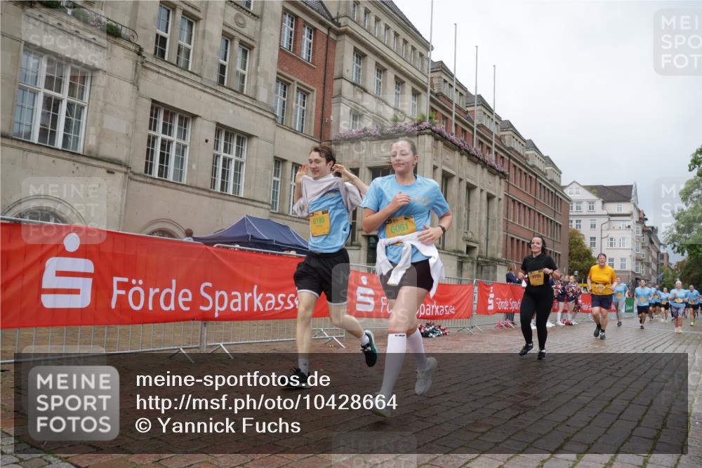 13.09.2026 - Kiel Lauf Yannick Fuchs http://msf.ph/oto/10428664 13.09.2026 11:08:55 Ziel 1226, 2250, 2951, 4526, 9752, 10813, 10928, 11674, 12334, 24, 25, 834, 1067, 1170, 2235, 2575, 3536, 3798, 4709, 5418, 6061, 6185, 6360, 6576, 6626, 6662, 7667, 9162, 9800, 10645, 10647, 11442, 1569, 1934, 3022, 3752, 6028, 7681, 8933, 9112, 9995, 12238, 12532, 3798, 5856, 6061, 6185, 7108, 7254, 10525 meine-sportfotos.de