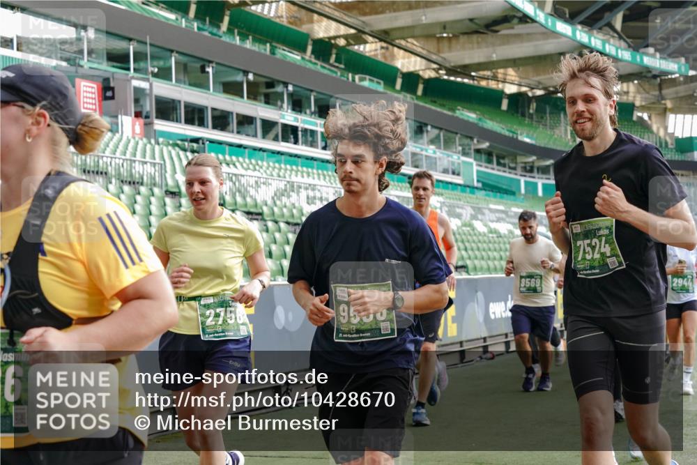13.09.2026 - 21. swb-Marathon Bremen Michael Burmester http://msf.ph/oto/10428670 13.09.2026 13:26:32 Laufen im Stadion 186, 202, 364, 390, 530, 543, 645, 815, 818, 833, 966, 1077, 1283, 1410, 1412, 1443, 1459, 1473, 1487, 1504, 1530, 1561, 1618, 1700, 1744, 1828, 1830, 1953, 1961, 2058, 2059, 2273, 2298, 2308, 2309, 2354, 2382, 2384, 2388, 2404, 2428, 2507, 2508, 2542, 2558, 2576, 2582, 2591, 2592, 2656, 2675, 2725, 2748, 2752, 2762, 2817, 2875, 2878, 2896, 2923, 2965, 2970, 2981, 3045, 3047, 3050, 3062, 3084, 3097, 3142, 3172, 3184, 3259, 3329, 3359, 3433, 3540, 3592, 3629, 3756 meine-sportfotos.de
