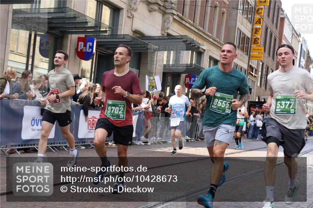 13.09.2026 - 21. swb-Marathon Bremen Strokosch-Dieckow http://msf.ph/oto/10428673 13.09.2026 13:08:30 Ziel 715, 1925, 3110, 3276, 3330, 4033, 5377, 5517, 5636, 5696, 6842, 6906, 7064, 7121, 8555, 9240, 9411, 9702, 9867, 9906, 9911, 339, 678, 1335, 1696, 2098, 2266, 3808, 4082, 4247, 4888, 5424, 5594, 8655, 9084, 9582 meine-sportfotos.de
