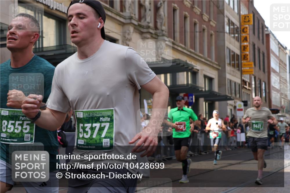 13.09.2026 - 21. swb-Marathon Bremen Strokosch-Dieckow http://msf.ph/oto/10428699 13.09.2026 13:08:31 Ziel 715, 1925, 3110, 3276, 3330, 4033, 4384, 5377, 5517, 5636, 5696, 6842, 6906, 7064, 7121, 8555, 9240, 9411, 9702, 9867, 9906, 9911, 339, 678, 1335, 1696, 3808, 4082, 4247, 4888, 5424, 5594, 8655, 9084, 9582 meine-sportfotos.de