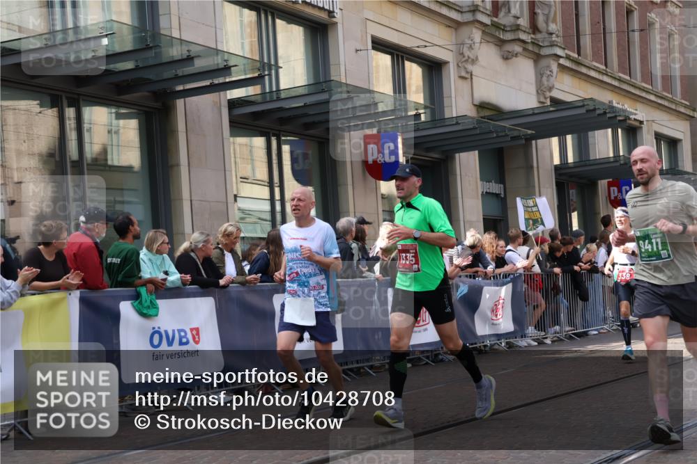 13.09.2026 - 21. swb-Marathon Bremen Strokosch-Dieckow http://msf.ph/oto/10428708 13.09.2026 13:08:32 Ziel 715, 1925, 3110, 3276, 3330, 4033, 4384, 5377, 5517, 5636, 5696, 6842, 6906, 7064, 7121, 7262, 8555, 9240, 9411, 9702, 9867, 9906, 9911, 339, 678, 1335, 1696, 3808, 4082, 4247, 4888, 5424, 5594, 8655, 9084, 9582 meine-sportfotos.de