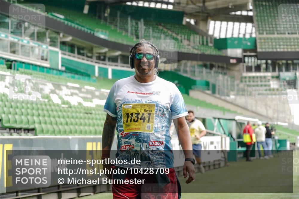 13.09.2026 - 21. swb-Marathon Bremen Michael Burmester http://msf.ph/oto/10428709 13.09.2026 10:54:55 Laufen im Stadion 12163, 10387, 10533, 10534, 10573, 10650, 10967, 10968, 11017, 11025, 11161, 11195, 11341, 11352, 11496, 11538, 11807, 12377, 12408, 12535, 12546 meine-sportfotos.de